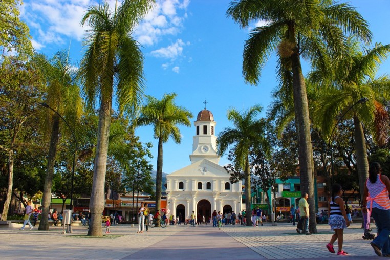 Parque principal de Itagüí, Colombia